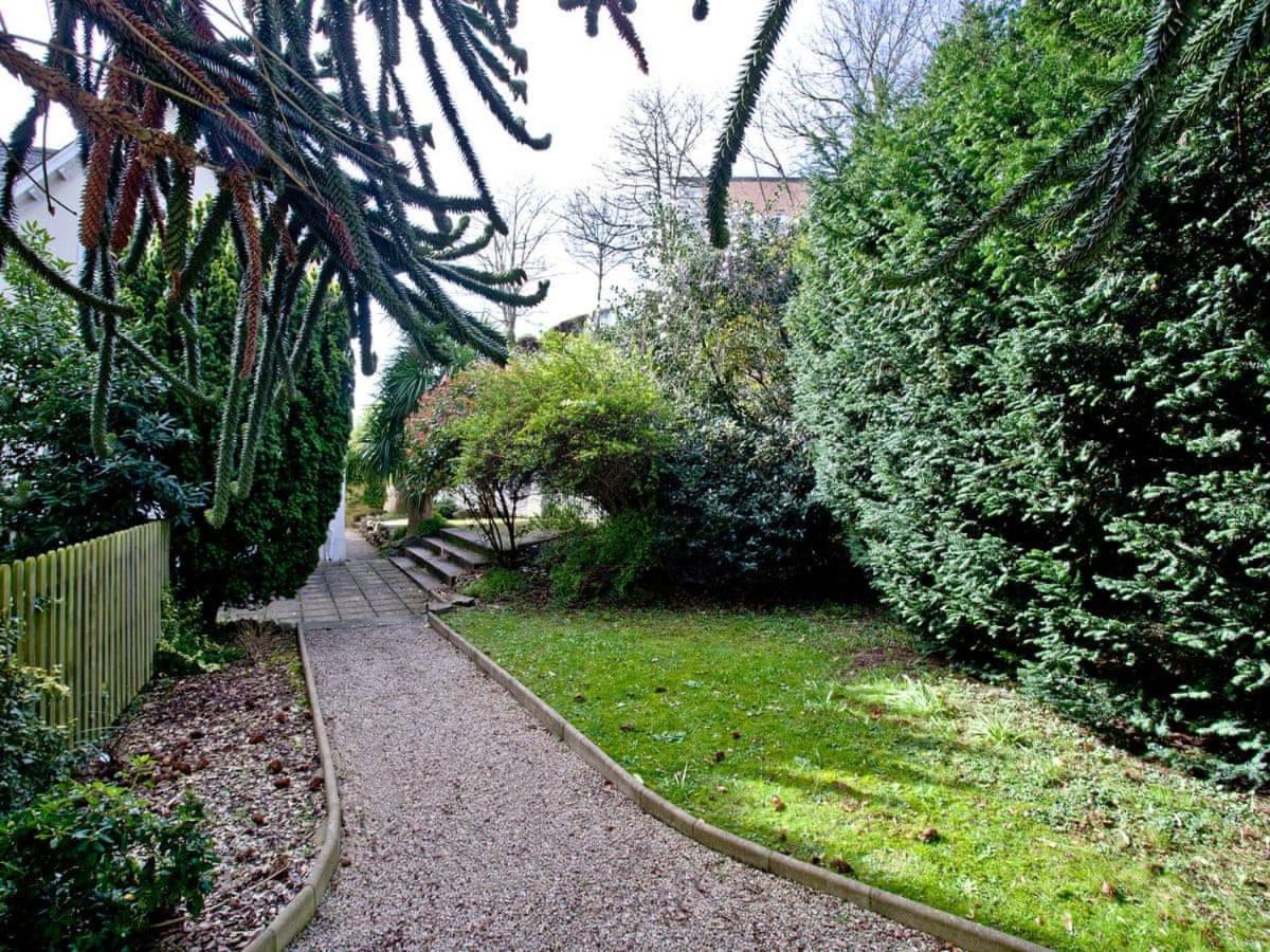 4 Hunters Moon Torquay
