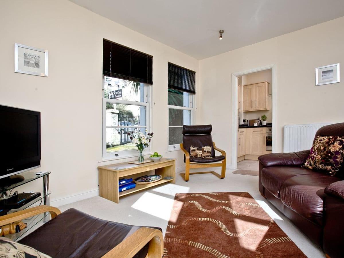 4 Hunters Moon Apartment